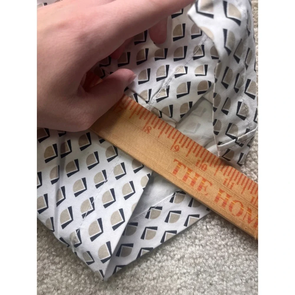 Dockers Mens Ultimate Short Supreme Flex White Geometric Fan Print Size 30 NWT